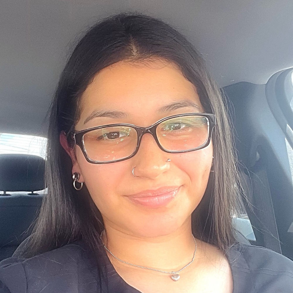 Meet your Posher, Yarisa
